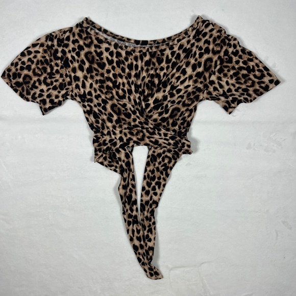VS cheetah print tie front top - Picture 3 of 7